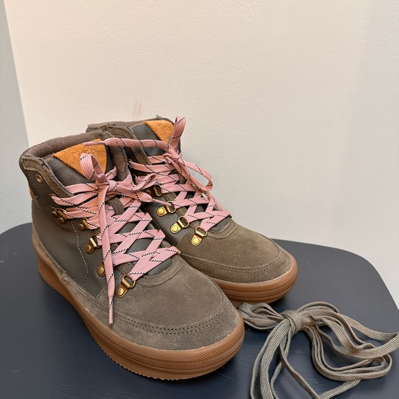 Keds midland boot EUC size 9 - Picture 2 of 5